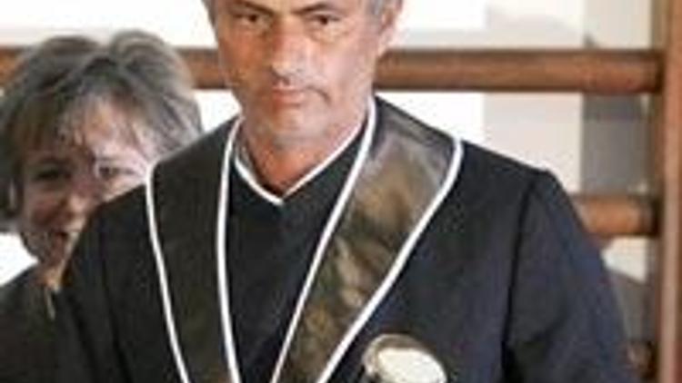 Mourinho doktor oldu