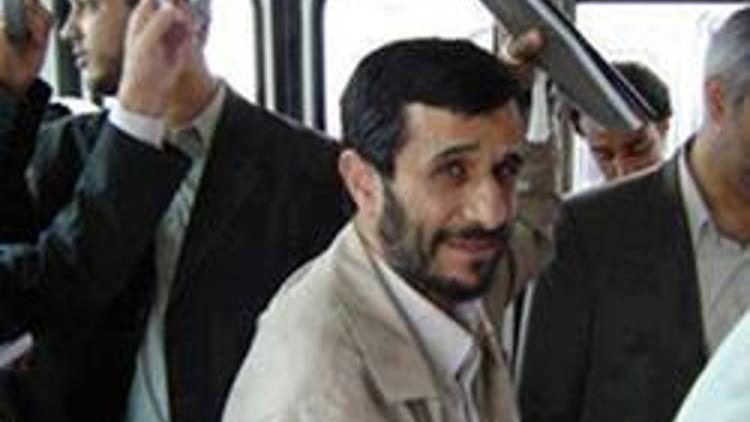 Ahmedinejad yeni işine otobüsle gidiyor