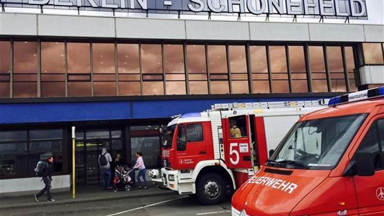Berlindeki Schönefeld Havalimanında kısa süreli bomba paniği yaşandı