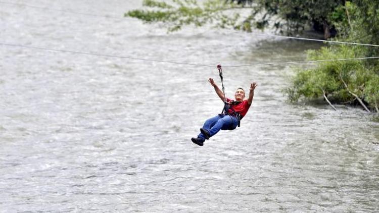 Fındık teleferiğinden turist eğlencesi