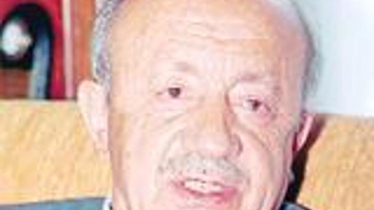 Türk: Kadınlar geri planda kaldı