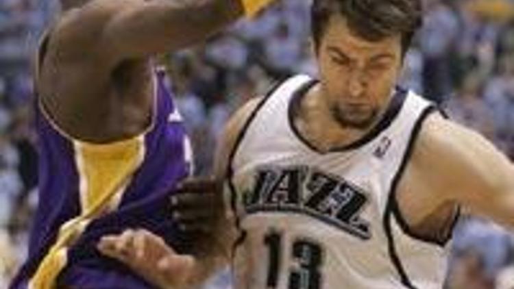 LA Lakers: 99 Utah Jazz: 104