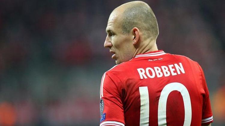 Fenerbahçe geçtiğimiz sezon Arjen Robbene transfer teklifi yapmış