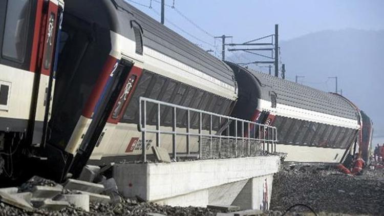 Almanya-İsviçre sınırında tren kazası: 5 yaralı