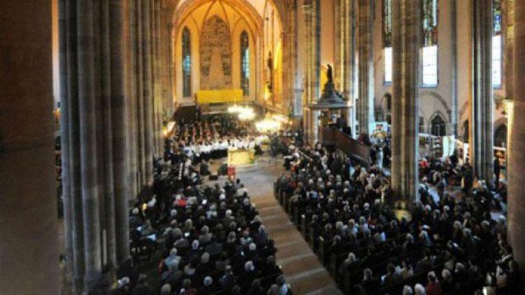 Fransada kiliseden eşcinsel evliliğe onay