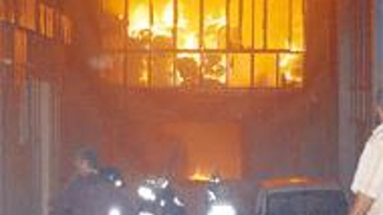 Zımba fabrikasında korkutan yangın