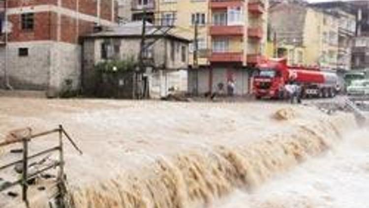 Giresun’u yine sel aldı