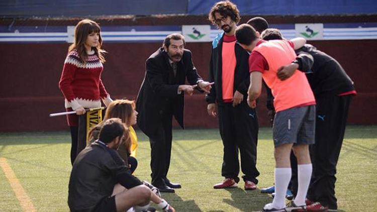 Ulan İstanbul yeni bölümde Nevizadelerden futbol dersi