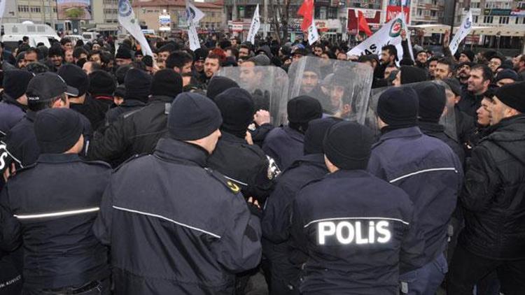 Sivas’ta, Demir-Çelik işçilerine polis müdahalesi