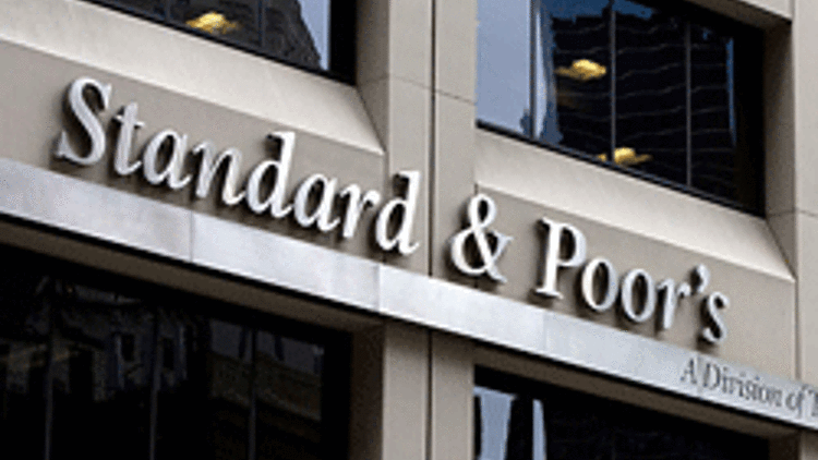 S&P Türkiyenin notunu artırdı