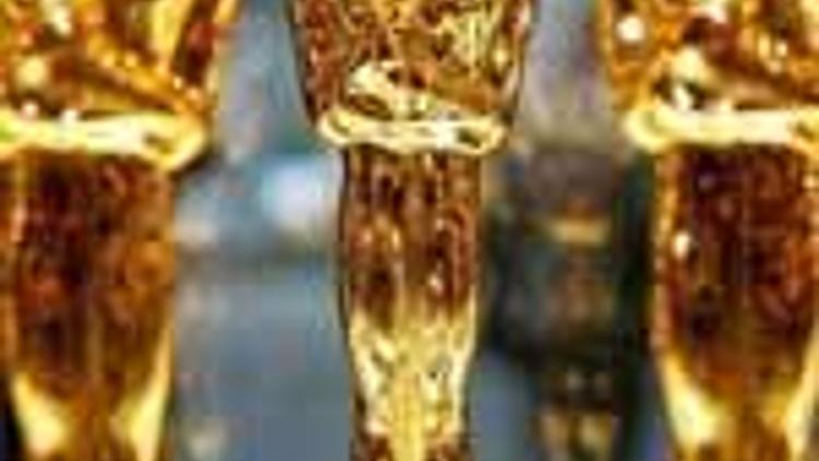Oscar heykelleri Times Meydanında sergileniyor