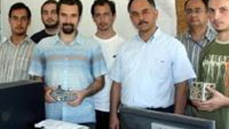 Uzaya küp uydu 2008de