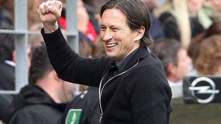 Bayer Leverkusen, teknik direktör Schmidtin sözleşmesini uzattı