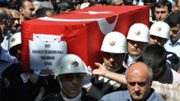 Şehit polis Darendelioğlu toprağa verildi