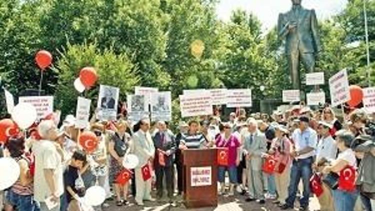 Harbiye’de ‘Babamı Bekliyorum’ eylemi