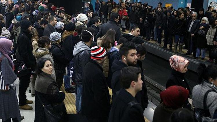 Çayyolu metrosu arızalandı