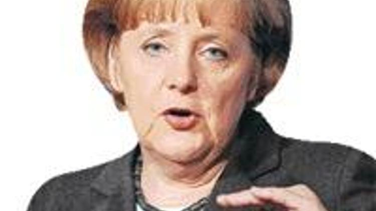 Merkel: ’Ucuz para’ya dikkat edelim, 5 yıl sonra aynı krizi yaşamayalım