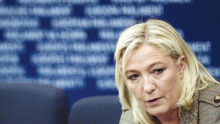 Marine Le Pen: Schengeni askıya alalım