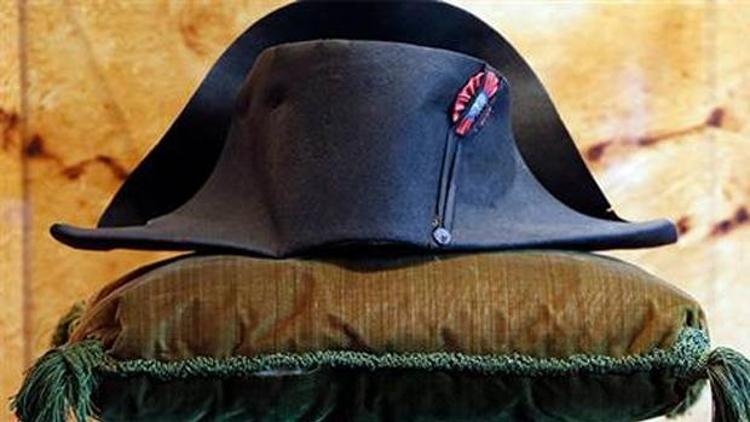 Napolyonun şapkası 1,9 milyon Euroya satıldı