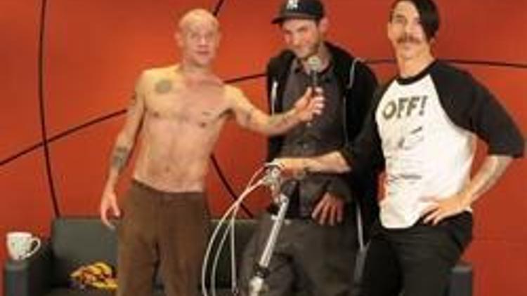 Red Hot Chili Peppers’dan size mesaj var