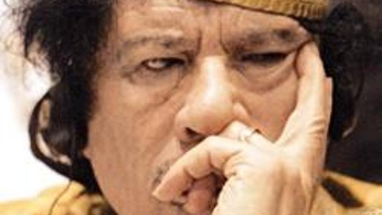 NATO Kaddafi’yi vurmaya çalışıyor