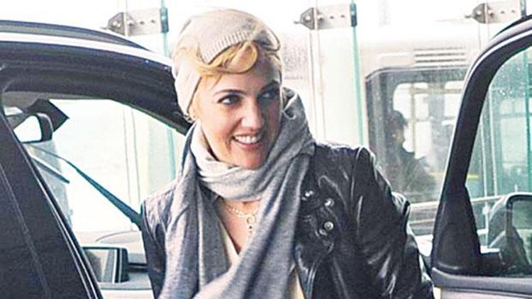 Meryem Uzerli yeni projeler için koşturuyor