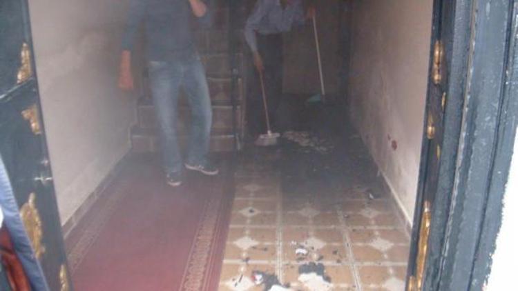 MHP Kars binasında MHPde yanan çelenk paniği