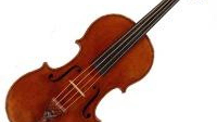 25.5 milyon liraya Stradivarius kemanı