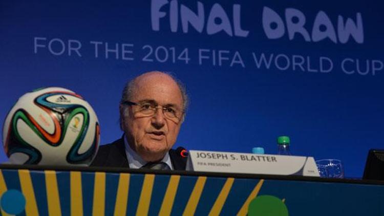 İtalya, Blatter’e ateş püskürüyor