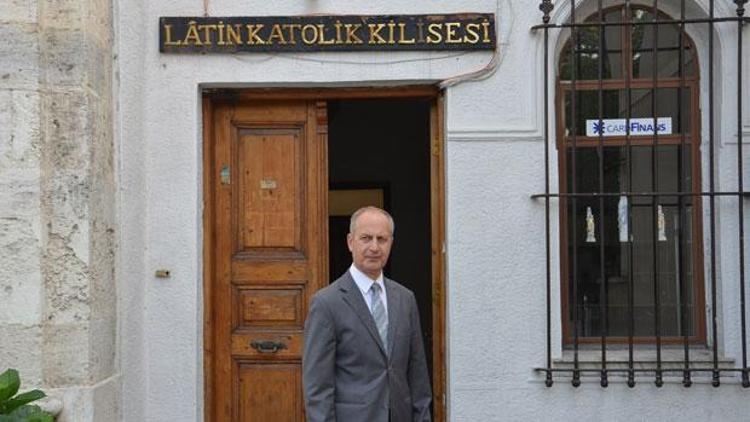 Yeşilköy’deki Latin Katolik Kilisesi’ne bıçaklı saldırı