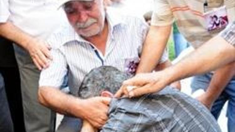 Vahşi sevgili kurbanı çocuk Adanada toprağa verildi