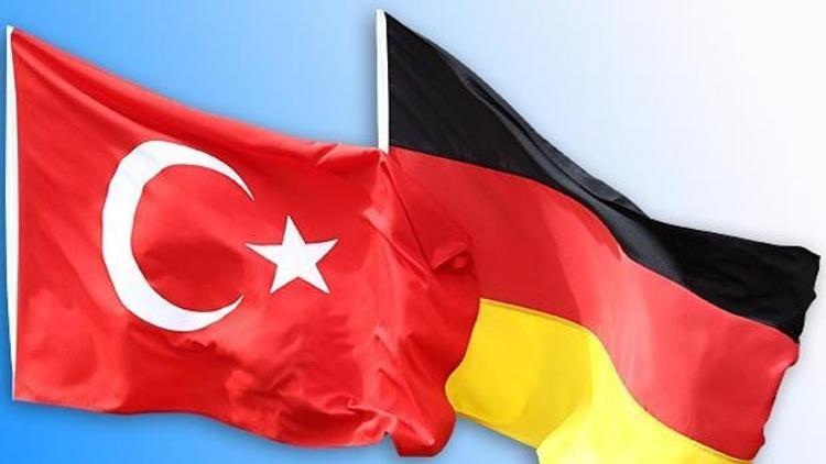 Alman Savunma Bakanından Türkiyeye operasyon desteği