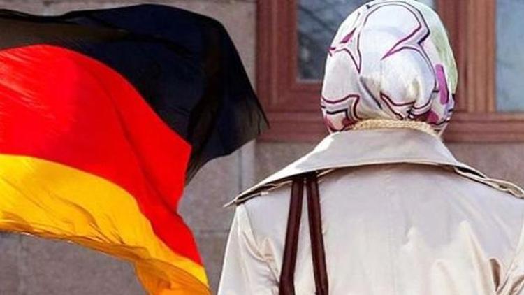 Almanyada öğretmenlere başörtüsü yasağını ilk kaldıran Bremen oldu
