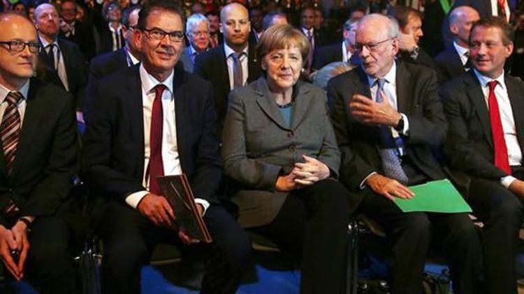 Merkel, çevreci bir gelecek ile ilgili konuştu