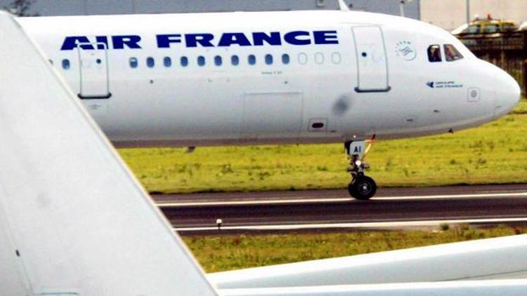 Air France uçağı acil iniş yaptı