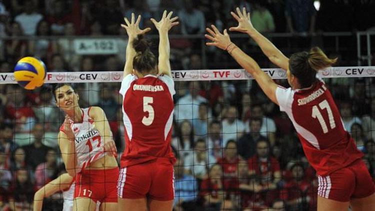 Voleybolda milli mesai sürüyor