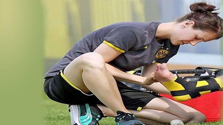 Borussia Dortmundun Kadın Fizyoterapisti, Kloppu Mest Etti