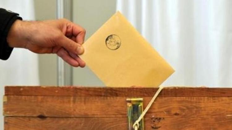 İsveç, erken seçim kararından vazgeçti