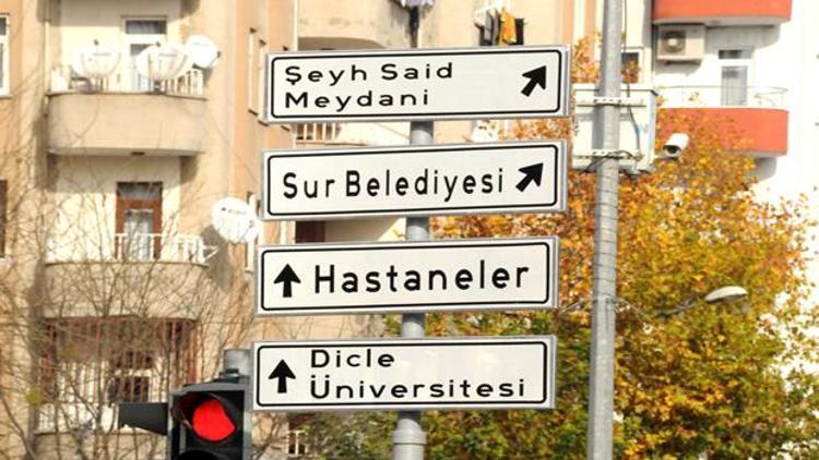 Diyarbakır’da trafik yön tabelalarının ismi değiştirildi