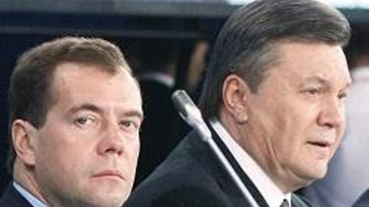 Yanukoviç’e AB’den rest, Rusya’dan jest