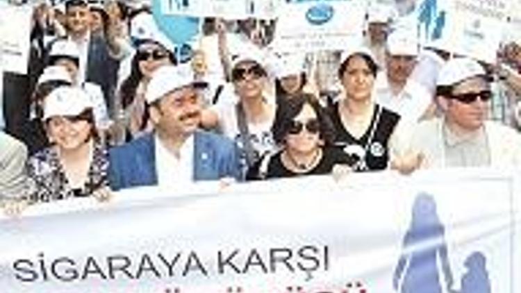 Dünya, ‘Sigarasız Gün’de kadınları uyaracak