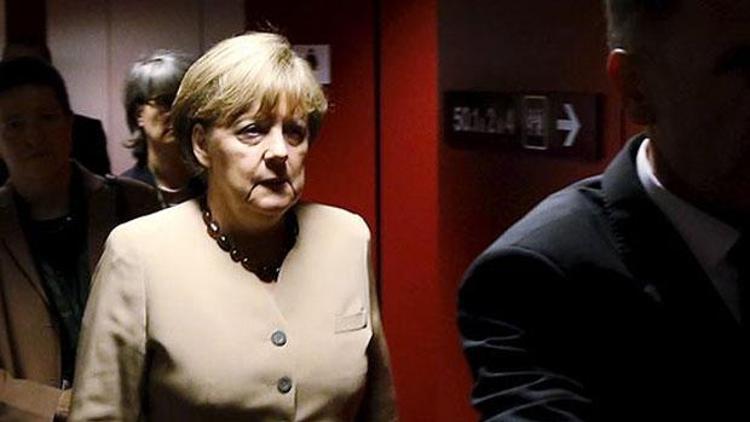 Almanya Başbakanı Merkel ile ilgili şok iddia