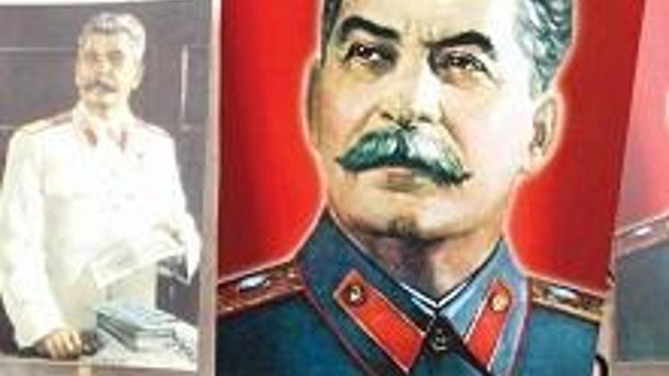 Zafer bayramına Stalin gölgesi