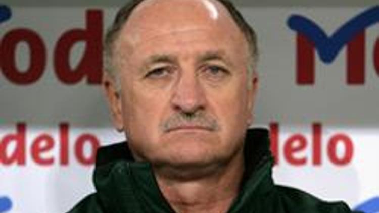 Scolari Costanın İspanyada oynama ihtimaline tepki gösterdi