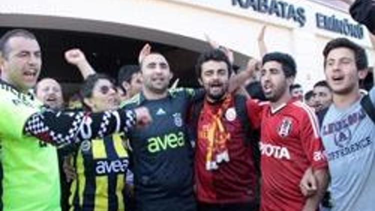 Fenerbahçe ve Beşiktaş taraftar grupları Taksime yürüdü