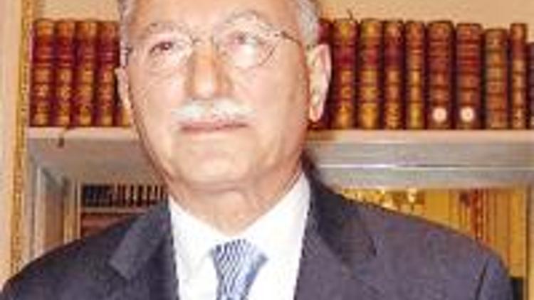 Prof. İhsanoğlu’na Koyre madalyası