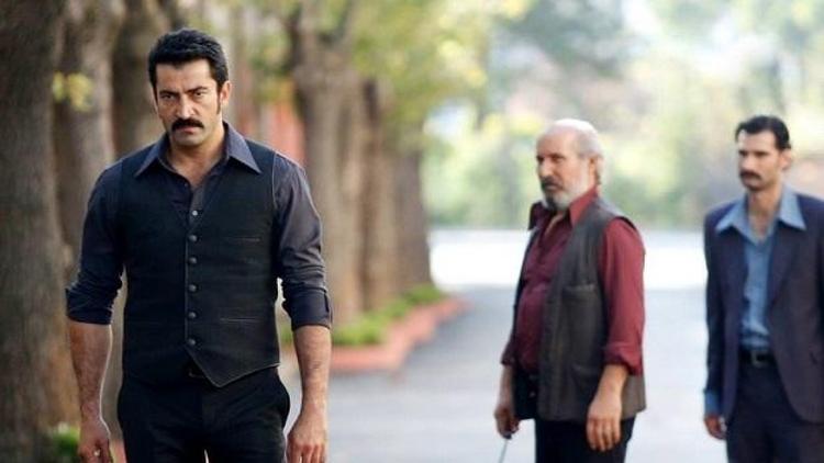 Karadayı 80. bölüm: Mahir locaya girmeyi başaramıyor