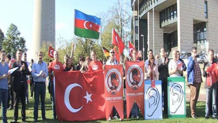 Türklerden soykırım iddialarına protesto