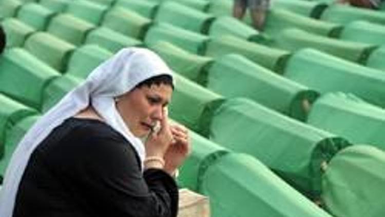 Srebreniça gözü yaşlı bir anne gibi