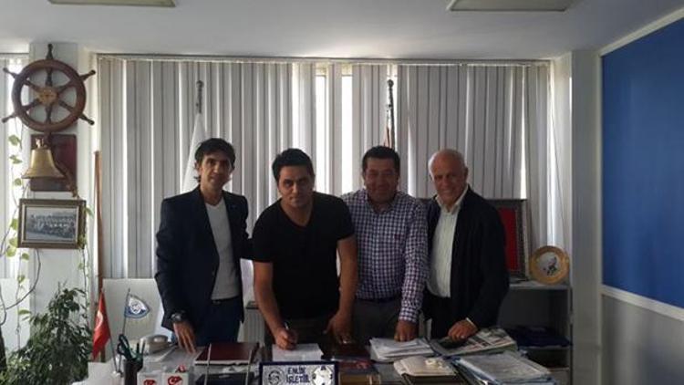İzmirspor teknik direktör Roşan ile yollarını ayırdı